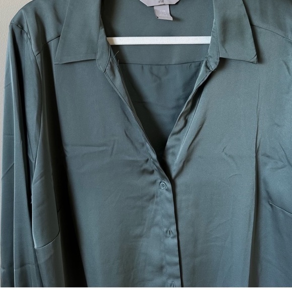 H&M Satin Top - Picture 4 of 4